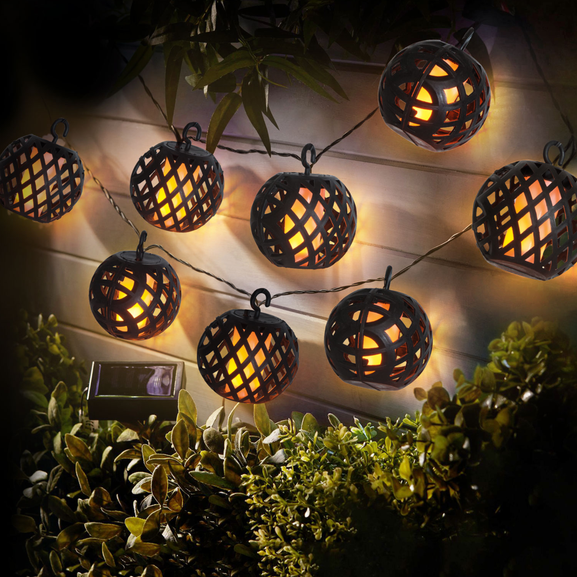 Keer terug middelen Bukken Garden of Eden - Solar LED Tuinverlichting met vlameffect / Sfeerverlichting  voor Buiten - Kabellengte 3.4 Meter - Hangende Lampionnen met Kaars - Op  Zonne-energie- ⌀ 7,2cm - HomeShopXL